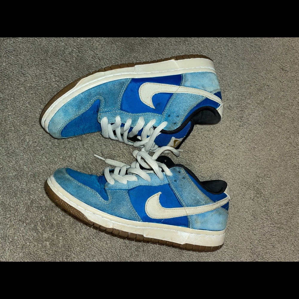 Nike SB Dunk Low Street Fighter Chun Li